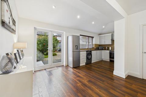 3 bedroom semi-detached house for sale, Waterloo Road, Wellfield,