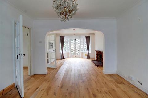 2 bedroom detached house for sale, The Meadway, Cuffley EN6