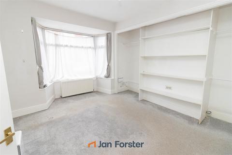 2 bedroom ground floor flat to rent, Biddlestone Road, Newcastle Upon Tyne