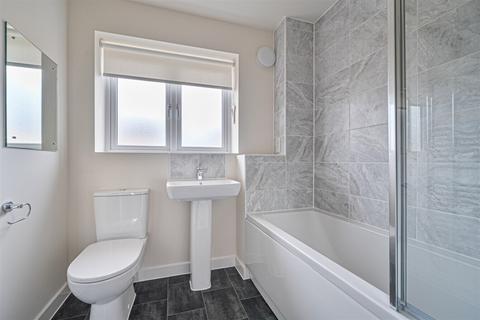 3 bedroom semi-detached house to rent, Binggeli Grove, WF9