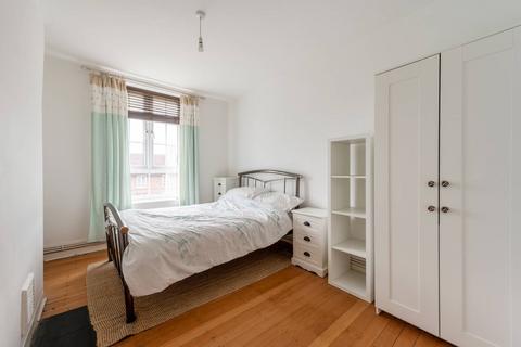 1 bedroom flat for sale, Dog Kennel Hill Estate, East Dulwich, London, SE22