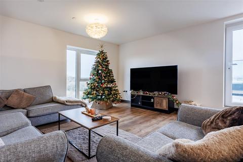 2 bedroom flat for sale, Godfrey House, Edinburgh Gate, Harlow