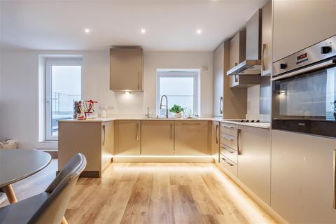 2 bedroom flat for sale, Godfrey House, Edinburgh Gate, Harlow