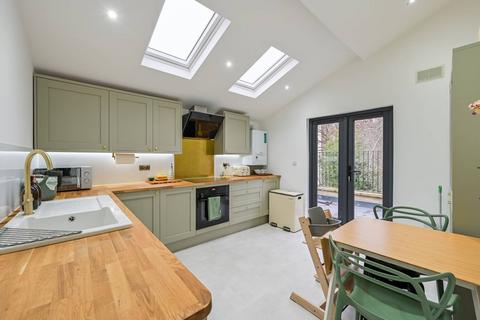 undefined, Ashmount Road, N19, Archway, London, N19