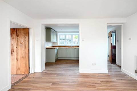 3 bedroom terraced house for sale, Farnham Road, Hook RG29