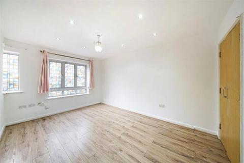 3 bedroom house for sale, Yew Tree Close, London, SE13