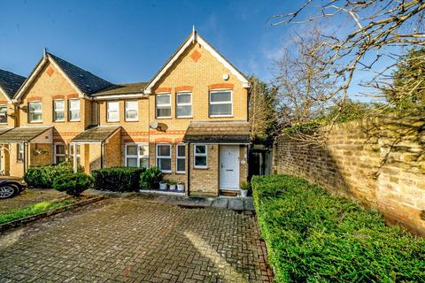 3 bedroom end of terrace house for sale, Mallard Close, London W7