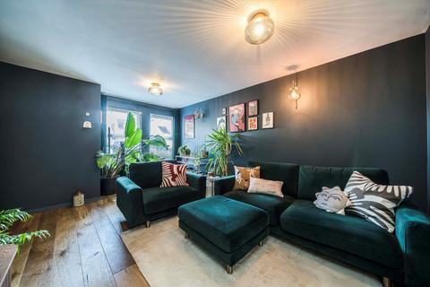 3 bedroom end of terrace house for sale, Mallard Close, London W7