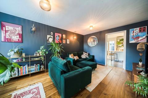 3 bedroom end of terrace house for sale, Mallard Close, London W7