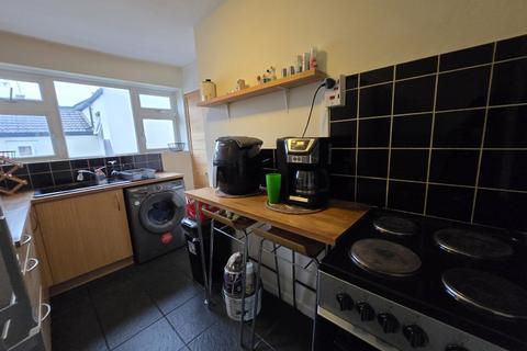 2 bedroom flat to rent, Garfield House, Edmonton, N9