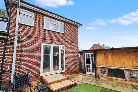 4 bedroom end of terrace house for sale, Warwick Road, Stevenage, Hertfordshire, SG2