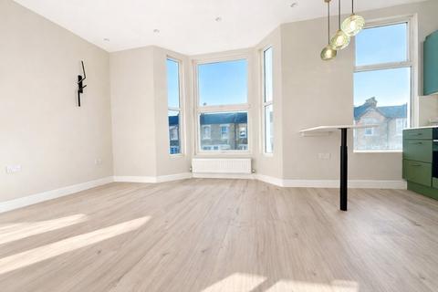 1 bedroom flat for sale, Ryecroft Road, London, SE13