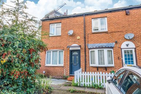 2 bedroom house for sale, Cardine Mews, London, SE15