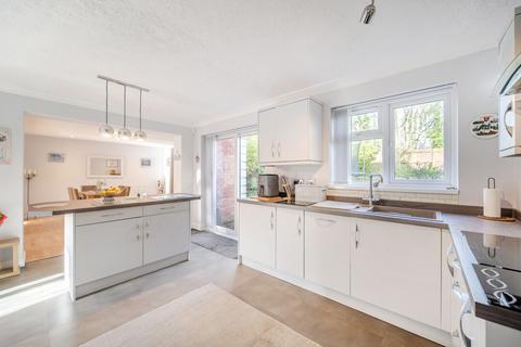 5 bedroom detached house for sale, Barbe Baker Avenue, Southampton SO30