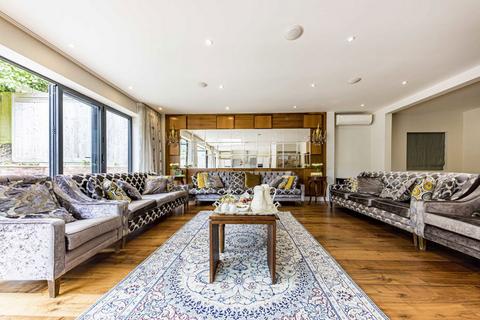 7 bedroom detached house to rent, Chartfield Avenue, London SW15