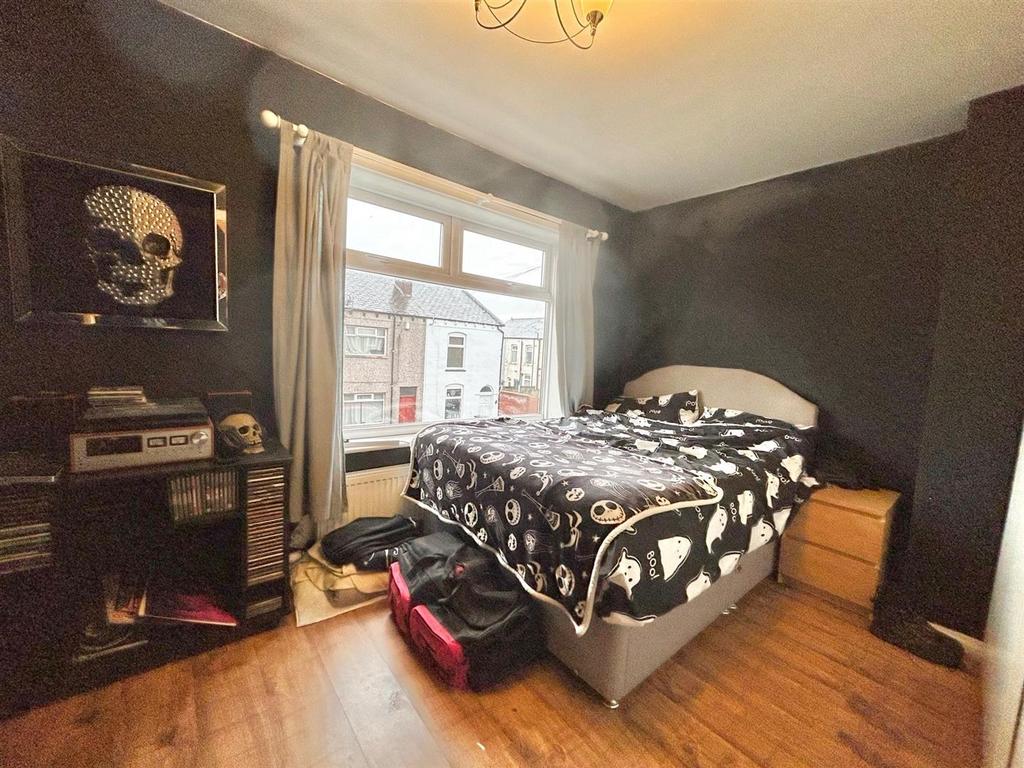 Bedroom 1.jpg