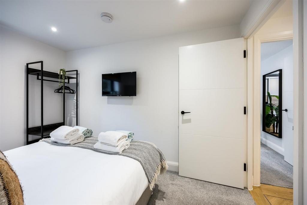 15 Aurora Heights-19print.jpg