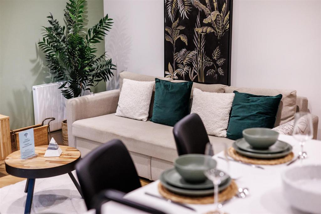 15 Aurora Heights-9print.jpg