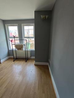 1 bedroom in a house share to rent, Fulbourne Road, London E17