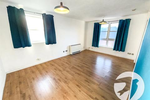 2 bedroom flat for sale, Marlowe Gardens, London, SE9