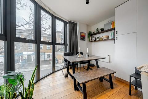2 bedroom flat for sale, Montpelier Road, London, SE15