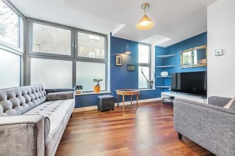 3 bedroom flat for sale, Pennack Road, London, SE15