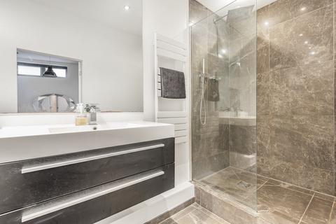 3 bedroom flat for sale, Pennack Road, London, SE15