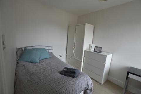 1 bedroom in a house share to rent, Wimborne Road, Poole