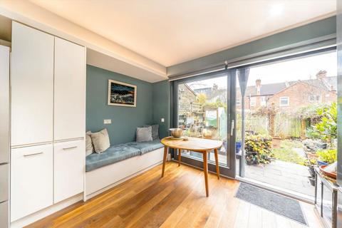 5 bedroom terraced house for sale, Minet Avenue, London NW10
