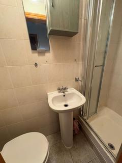 1 bedroom flat to rent, Studio Flat Bryantwood road N7