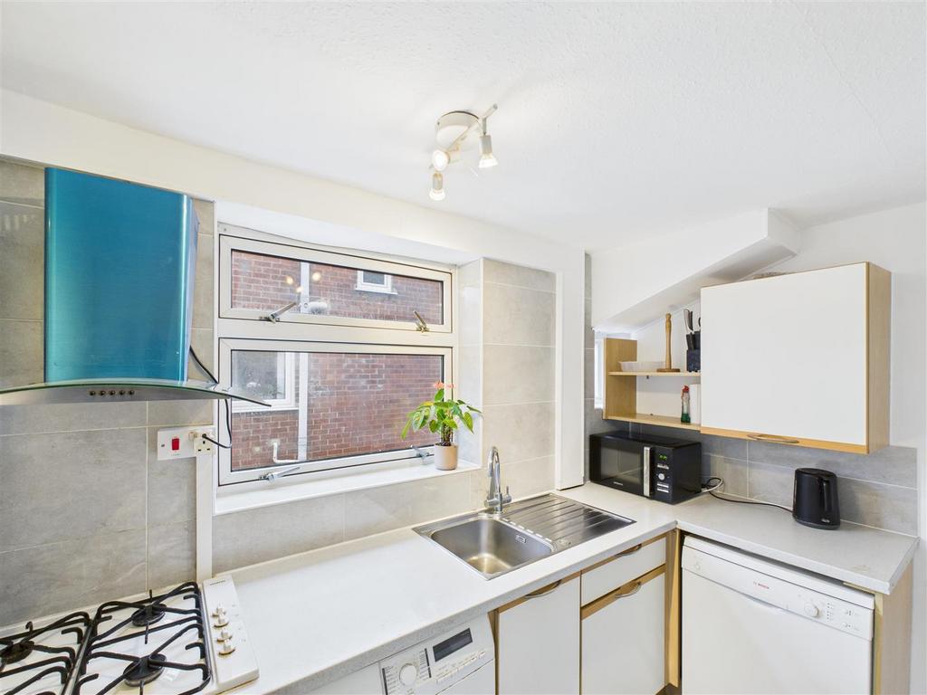 Kitchen 1.jpg