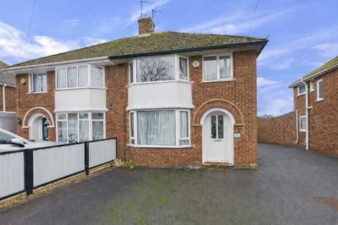 3 bedroom house to rent, Orchard Way, Cheltenham