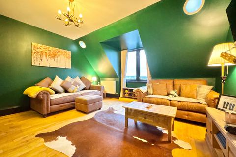 2 bedroom apartment for sale, Flat 3, 6 Castle Terrace, Bridge of Weir