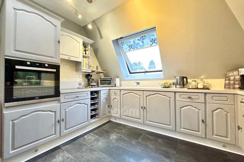 2 bedroom apartment for sale, Flat 3, 6 Castle Terrace, Bridge of Weir