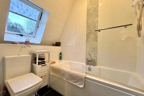 2 bedroom apartment for sale, Flat 3, 6 Castle Terrace, Bridge of Weir