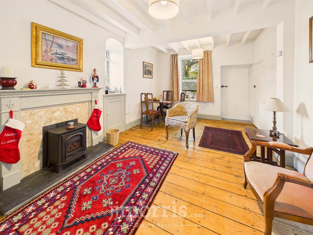 Sitting/Dining Room