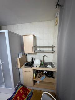 Studio to rent, Bryantwood Road, Highbury, N7