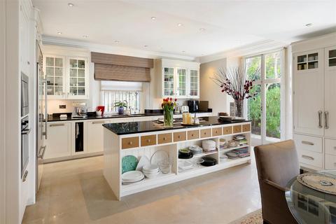 3 bedroom apartment to rent, Holland Park W11