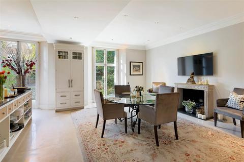 3 bedroom apartment to rent, Holland Park W11