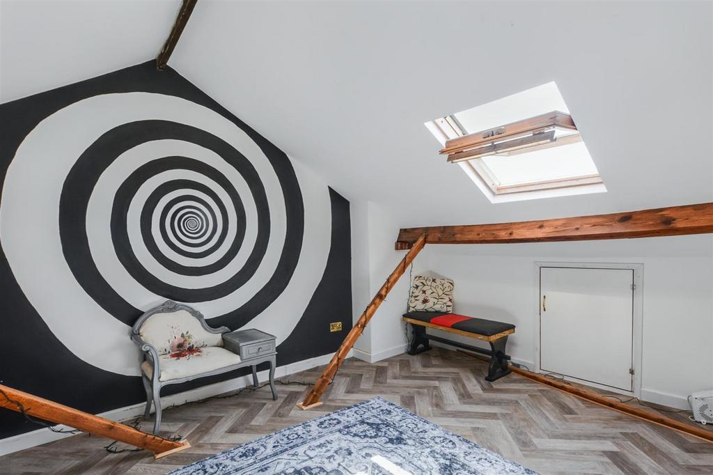 Loft Room 2.jpeg
