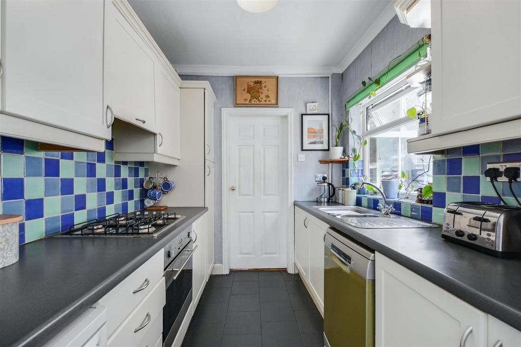Kitchen 1.jpeg