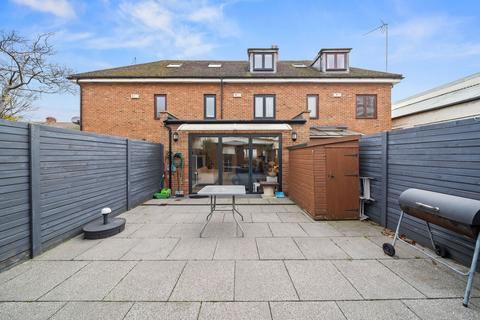 3 bedroom terraced house for sale, Palermo Road, London, NW10