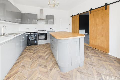 2 bedroom apartment to rent, Grosvenor Road, North Yorkshire YO11