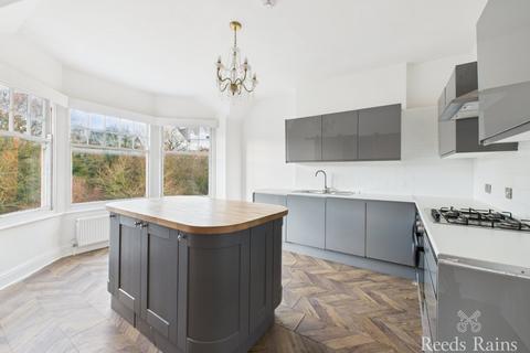 2 bedroom apartment to rent, Grosvenor Road, North Yorkshire YO11
