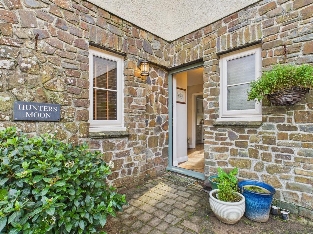 Ewemove south molton   front entrance