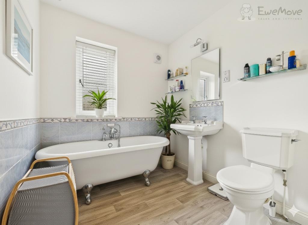 Ewemove south molton   family bathroom