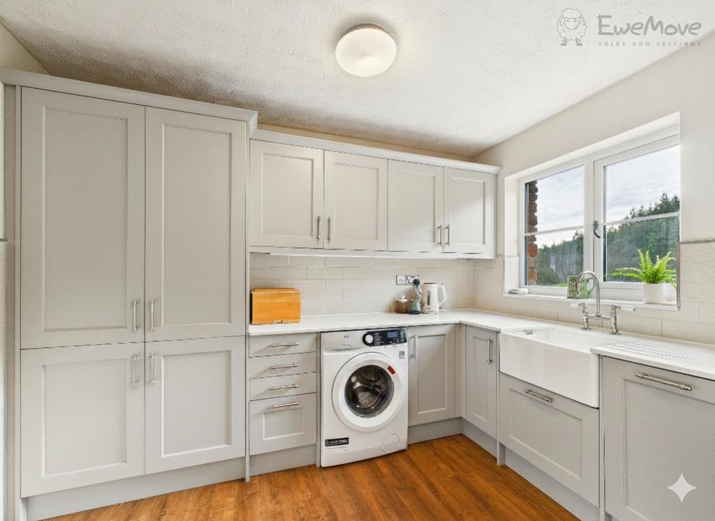 Ewemove south molton   kitchen