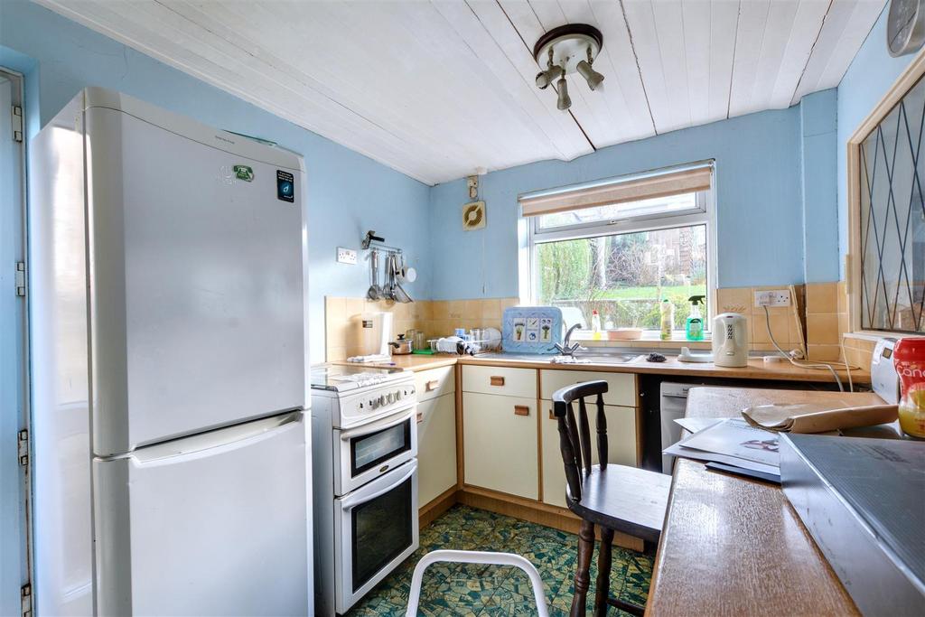 Kitchen 2.jpeg
