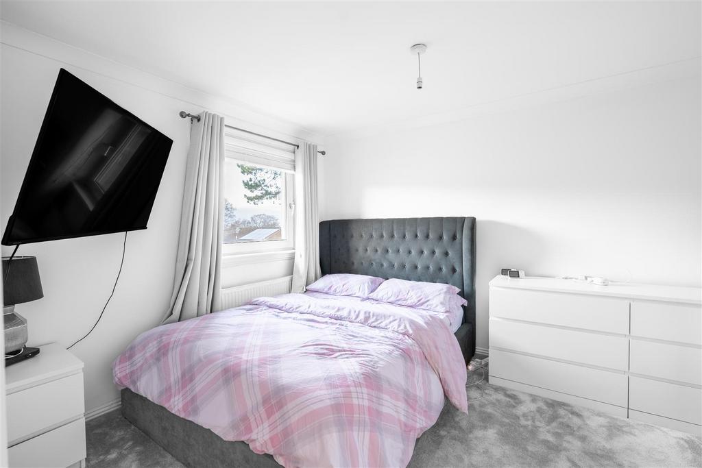 Bedroom.one.jpg