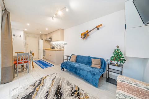2 bedroom flat for sale, Sussex Way, London N19